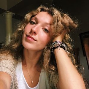 Meet your Posher, Nora